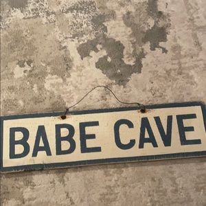 Babe cave sign